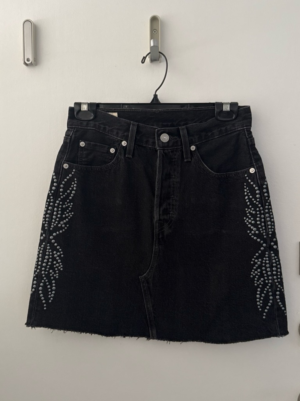 Levi's Black Stud-Embellished High-Rise Mini Skirt